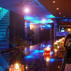Lounge Bar Cuzila.�i���E���W�o�[������j